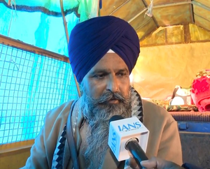 How do 101 farmers on foot pose threat to national peace, asks Pandher