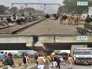 Punjab: Rail, road commuters badly hit amid shutdown call by farmers (Ld)