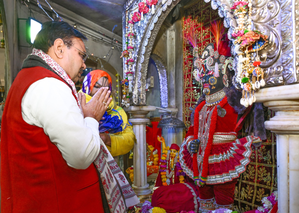 Rajasthan CM visits temples ahead of New Year, prays for state’s prosperity