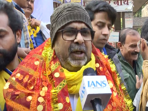 Delhi polls: Avadh Ojha files nomination; makes ‘Sampada’ retort to ‘AAPda’ jibe