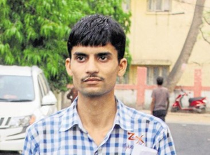 Vyapam whistleblower Ashish Chaturvedi booked for threatening SAF jawans deployed for his security