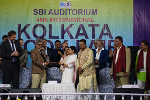 Mamata Banerjee remembers Netaji’s connections with Germany at Kolkata Book Fair