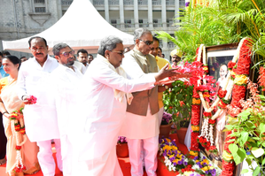 Everyone must make sincere efforts to build Gandhi’s India: Siddaramaiah