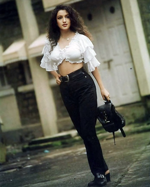 Tisca Chopra shares old picture of when her ‘waistline, age’ was same