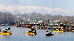 Yellow warning issued as MeT forecasts rain, snow in J&K