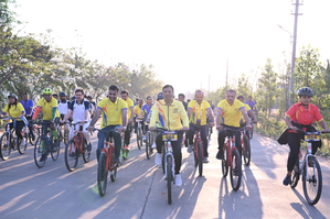 Mansukh Mandaviya leads cycle rally dedicated to ‘Nari Shakti’