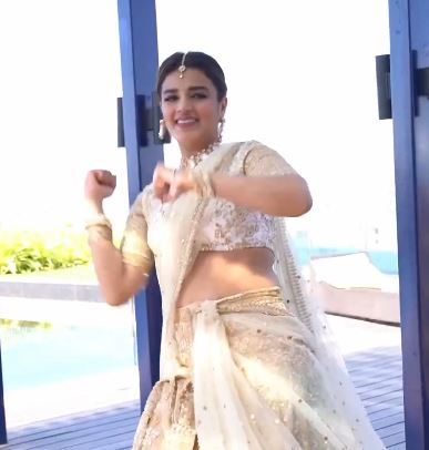 Nidhhi  Agerwal tells fans: Show us the hook step in ‘Kollagottinadhiro’