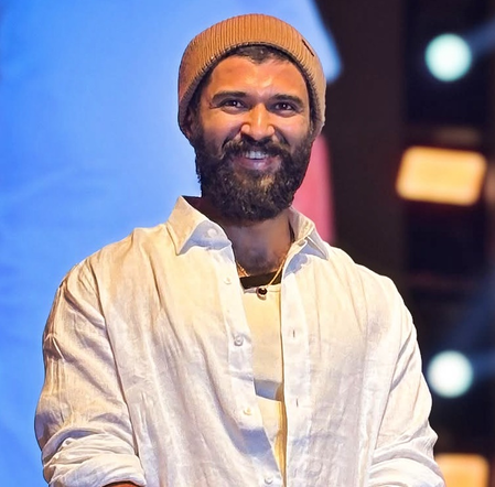 Vijay Deverakonda’s ‘Kingdom’ receives an overwhelming response at a college event