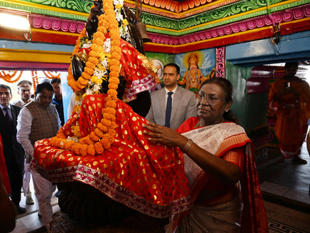 President Murmu visits famous Nilamadhab Temple in Odisha’s Nayagarh