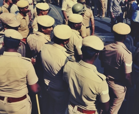 Chennai Police arrest two chain snatchers at airport while attempting to flee