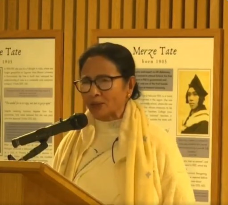 Mamata Banerjee heckled by group of protesting students during speech at Oxford University event