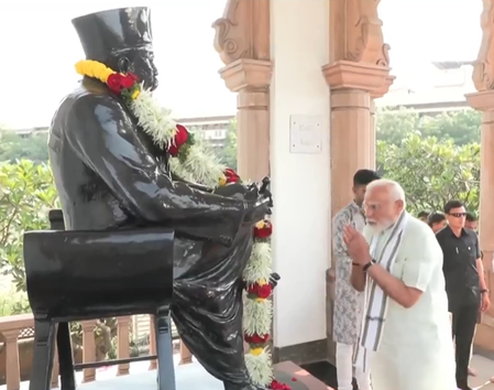 PM Modi pays floral tribute to RSS founder KB Hedgewar in Nagpur (Ld)