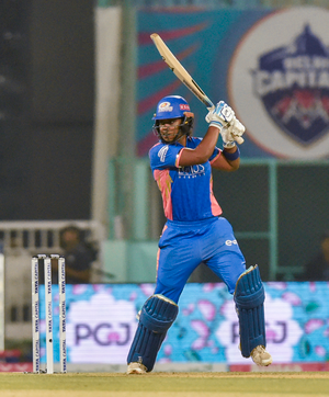 WPL 2025: All-round Matthews propels Mumbai Indians to six-wicket win over UP Warriorz
