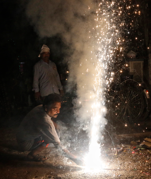 Delhi HC suggests widening scope of PIL seeking guidelines to prevent ocular injuries by firecrackers