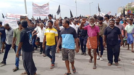TN fishermen protest Chennai Marina loop road project