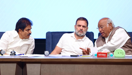 <div>CWC calls emergency meeting at Cong’s office over ghastly terror attack in J&K</div>
