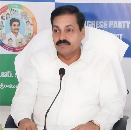 Andhra Police issues lookout notice for former minister in illegal mining case