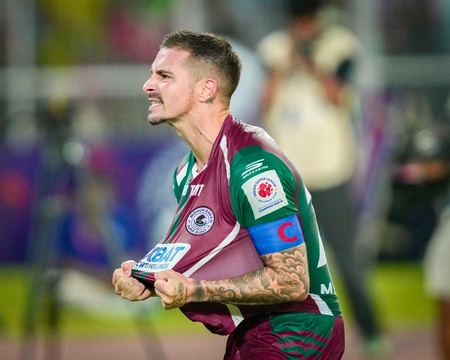 Maclaren’s extra-time winner crowns Mohun Bagan champions with 2-1 victory over BFC