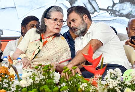 <div>National Herald case: Delhi court declines to take cognisance of ED’s charge sheet against Sonia, Rahul</div>