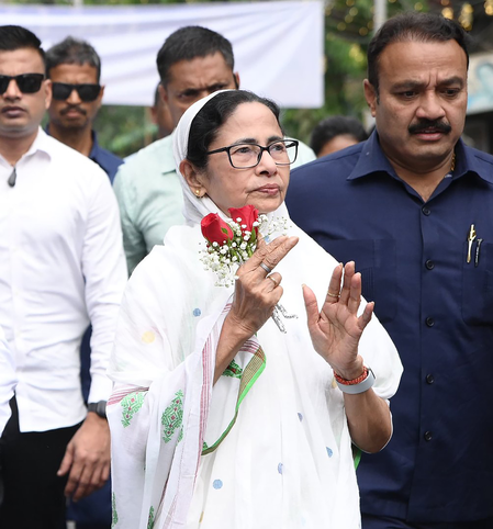 Amid Murshidabad violence CM Mamata Banerjee to meet Muslim leaders today on opposing Waqf Act