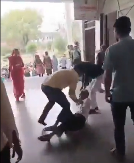 Case registered against doctor for assaulting elderly man in MP hospital
