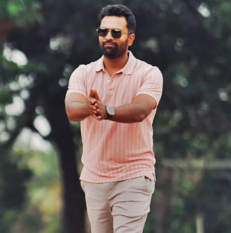 <div>‘We are shamelessly fighting over languages and borders,’ says actor Shanthanu</div>