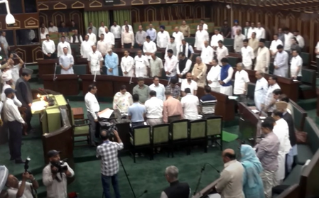 <div>J&K Assembly special session: Two-minute silence observed for Pahalgam attack victims</div>