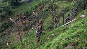 <div>Pakistan violates ceasefire on J&K LoC for 5th consecutive day, India responds strongly</div>