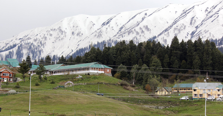 <div>Pahalgam attack impact: J&K govt closes 48 tourist destinations in Kashmir</div>