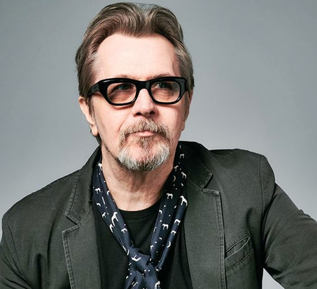 Gary Oldman apologises to Demi Moore for his reckless behaviour on sets of their film