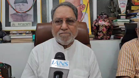 <div>Hussain Dalwai compares RSS with ISIS, calls it a ‘terrorist organisation’</div>