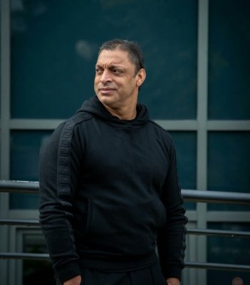 <div>Shoaib Akhtar, Basit Ali’s YouTube channels banned in India after Pahalgam terror attack</div>