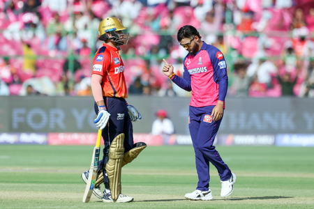 <div>IPL 2025: Shreyas Iyer confirms being hit on finger before RR match, says ‘I’ll have to go and check’</div>