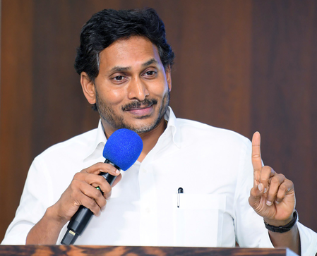 <div>Jagan Mohan Reddy welcomes Centre’s decision to conduct caste census</div>