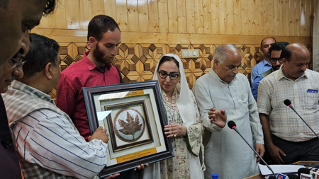 <div>J&K Waqf Board hands over appointment letter to brother of local killed in Pahalgam terror attack</div>