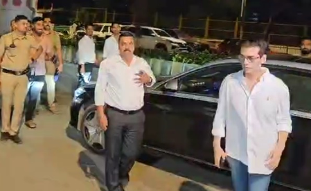 <div>Karan Johar & other members of film fraternity visit Nirmal Kapoor’s residence to offer condolences</div>