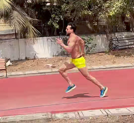 Tiger Shroff decides to put his fitness prowess to test