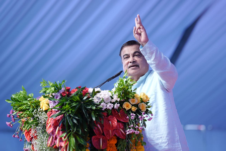 Highway projects will change face of Telangana, asserts Gadkari