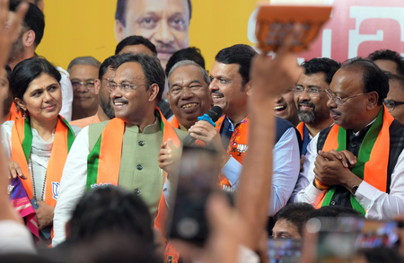 Maha parties welcome SC order on local body elections