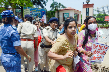 Lathicharge on Teacher Recruitment Examination candidates sparks outrage in Bihar