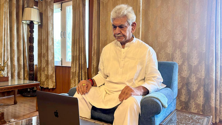 <div>J&K L-G attends high-level security meeting chaired by HM Amit Shah</div>