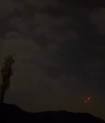 <div>Sirens echo across Jammu as ‘blasts’ trigger blackout; CM Omar Abdullah issues urgent advisory (Ld)</div>