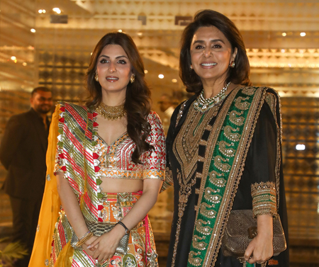 <div>It was a working Mother’s Day for Neetu and Riddhima Kapoor</div>