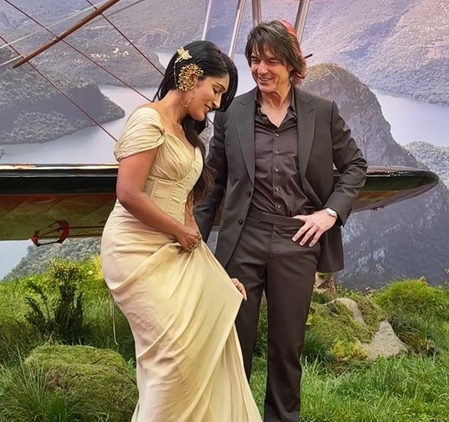Niharika NM shares a heart-warming moment with Tom Cruise