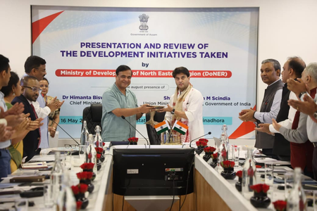 <div>Assam CM, Union Minister Scindia hold meeting to boost state’s development</div>