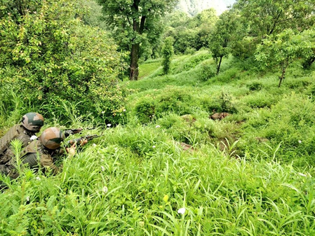 <div>Soldier killed, two injured in ongoing gunfight in J&K’s Kishtwar (2nd Lead)</div>