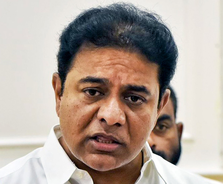 <div>Revanth Reddy’s name in National Herald chargesheet exposes corruption: KTR</div>