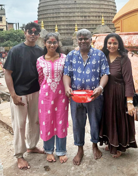 Dibyendu Bhattacharya visits Kamakhya Devi Temple