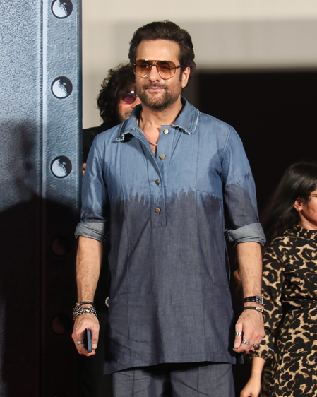 <div>Fardeen Khan introduces his character Dev from ‘Housefull 5’</div>