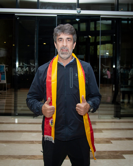 East Bengal FC head coach Oscar Bruzon signs one-year contract extension